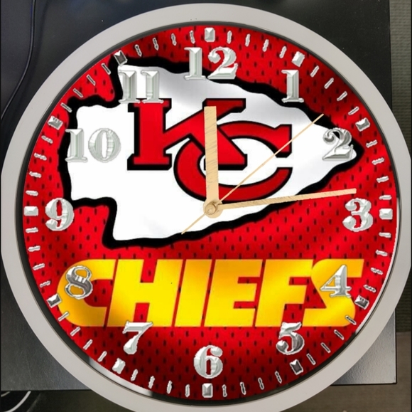 Kansas City chiefs clock - Picture 3 of 3